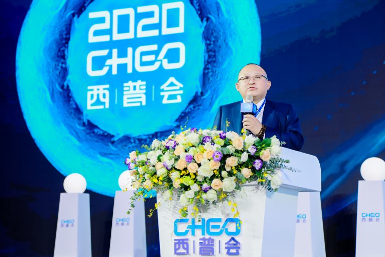 尊龙凯z6mg官网董事长付钢演讲-768x512.jpg